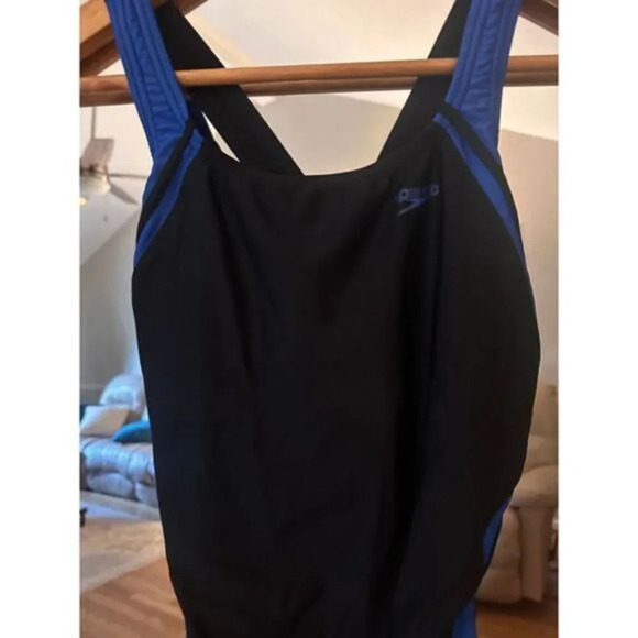 Speedo One Piece Size Small - Picture 2 of 5
